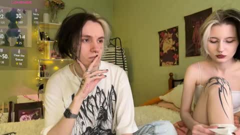 Snapshot of veryraretwins chatting on September 2025 06:15:02 AM veryraretwins online show from September 2025 06:15:02 AM