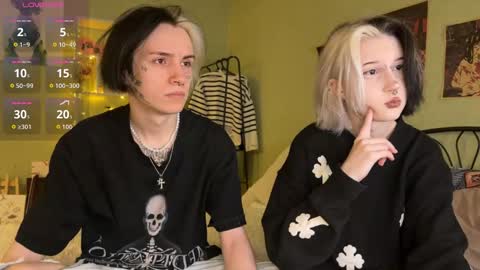 Snapshot of veryraretwins chatting on October 2025 10:08:01 PM veryraretwins online show from October 2025 10:08:01 PM