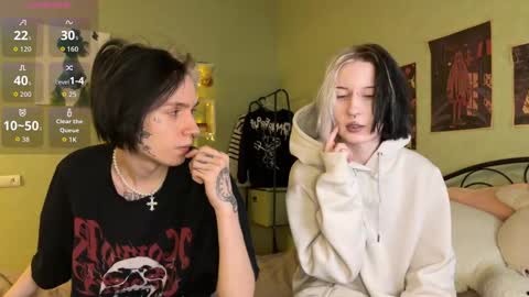 Snapshot of veryraretwins chatting on November 2025 02:12:02 AM veryraretwins online show from November 2025 02:12:02 AM