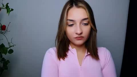 Ana online show from November 2025 01:22:02 PM