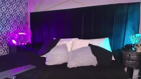 Sthefanny online show from October 2025 12:37:02 PM