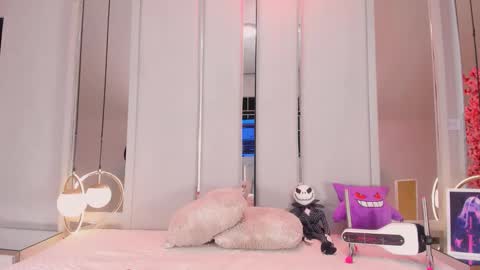 Vesper Velvet  online show from December 2025 09:09:01 PM