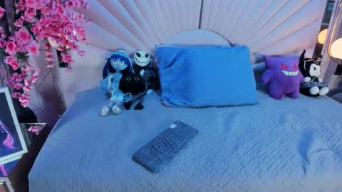 Vesper Velvet  online show from March 2026 04:50:01 AM