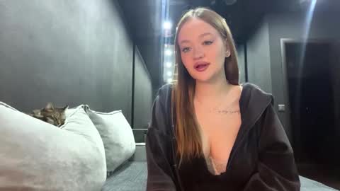 Esta online show from November 2025 03:14:02 PM