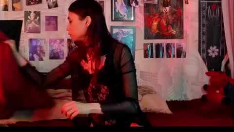 Snapshot of vetansenda chatting on November 2025 09:13:02 PM Emiel online show from November 2025 09:13:02 PM