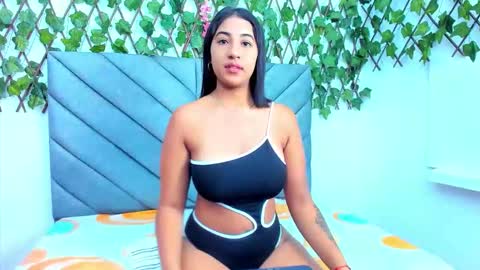 Snapshot of vfridaper chatting on September 2025 11:59:02 AM Frida online show from September 2025 11:59:02 AM