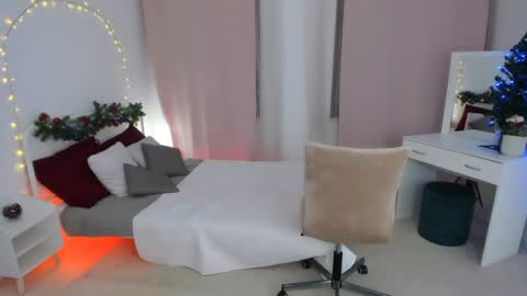 Camilla online show from December 2024 08:03:02 PM