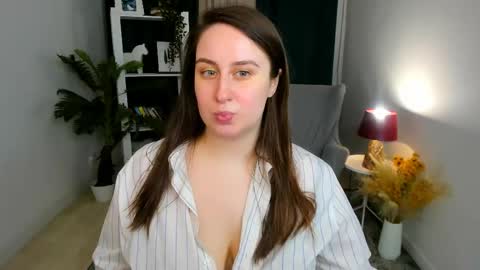 Camilla online show from April 2026 12:21:01 PM