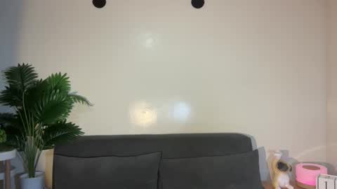 Snapshot of via_olala chatting on September 2025 03:56:02 PM via_olala online show from September 2025 03:56:02 PM