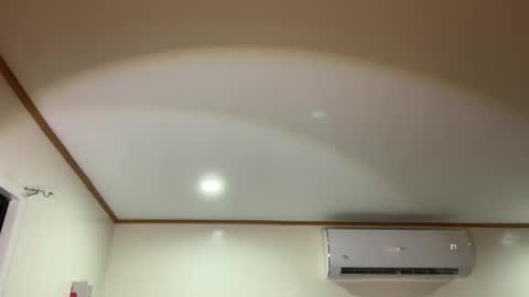 Snapshot of via_olala chatting on November 2025 08:25:01 AM via_olala online show from November 2025 08:25:01 AM