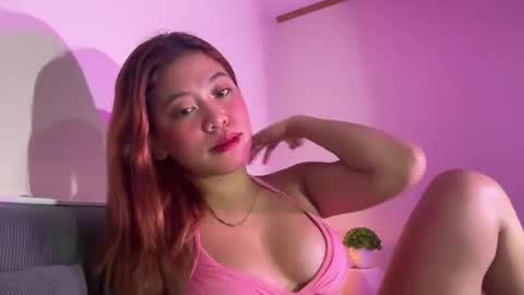 Snapshot of via_olala chatting on November 2025 07:12:02 PM via_olala online show from November 2025 07:12:02 PM