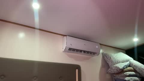 Snapshot of via_olala chatting on January 2026 10:28:02 AM via_olala online show from January 2026 10:28:02 AM