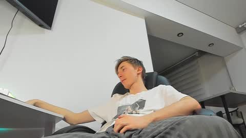 vibemygirl online show from January 2025 03:00:01 PM