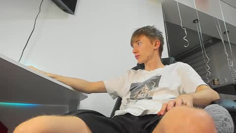 vibemygirl online show from February 2025 01:10:02 PM