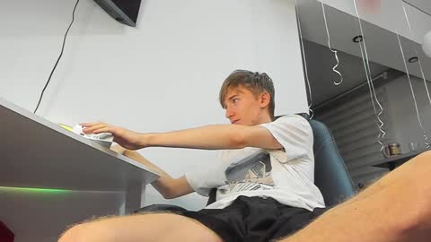 vibemygirl online show from February 2025 04:14:02 PM