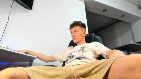 vibemygirl online show from February 2025 01:17:02 PM