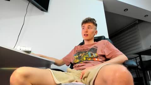 vibemygirl online show from February 2025 04:03:02 PM