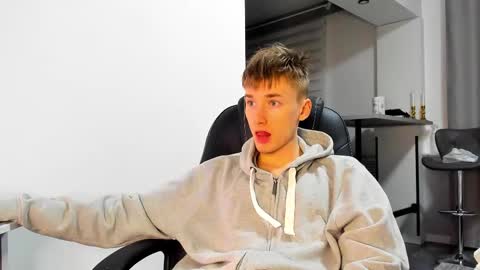 vibemygirl online show from March 2025 01:06:02 PM