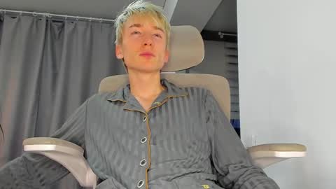 vibemygirl online show from November 2025 10:58:02 AM