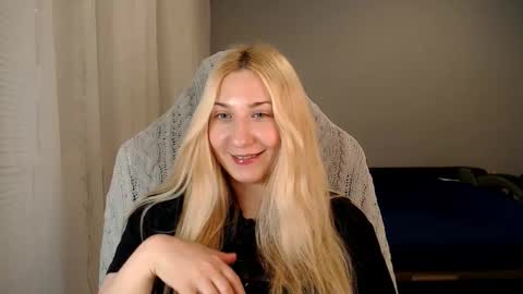 Amelia online show from October 2025 06:51:01 PM