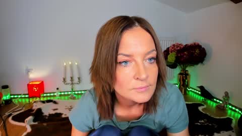 ViciousQueenu can call me Laura online show from November 2025 08:02:01 AM