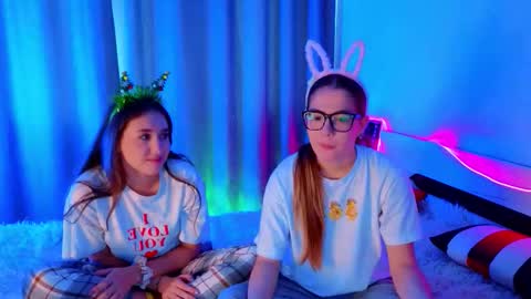 Snapshot of vickipratt chatting on December 2025 09:49:01 AM Stacy Charlotte Lolaon keyboard online show from December 2025 09:49:01 AM