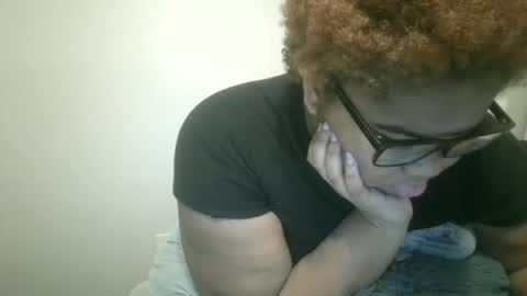 Snapshot of vickiryder56 chatting on December 2025 03:33:01 AM vickiryder56 online show from December 2025 03:33:01 AM