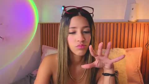 Snapshot of vicky_bass chatting on September 2025 06:33:01 PM VICTORIA online show from September 2025 06:33:01 PM