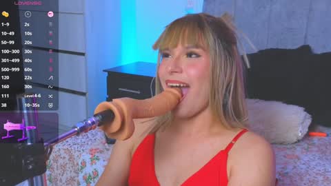 Snapshot of vicky_hot_x chatting on December 2024 12:07:02 AM online show from December 2024 12:07:02 AM