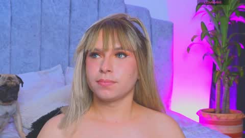 Snapshot of vicky_hot_x chatting on December 2024 04:27:02 AM online show from December 2024 04:27:02 AM