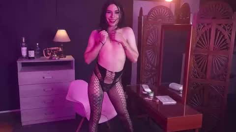 Snapshot of vicky_hot_x chatting on February 2025 09:37:01 PM online show from February 2025 09:37:01 PM