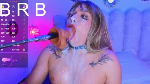 Snapshot of vicky_hot_x chatting on October 2025 10:43:02 PM online show from October 2025 10:43:02 PM