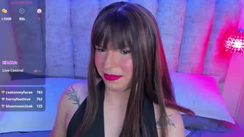 Snapshot of vicky_hot_x chatting on October 2025 12:33:01 AM online show from October 2025 12:33:01 AM