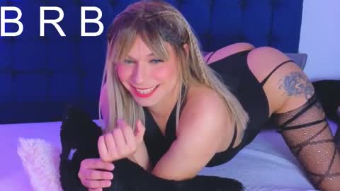 Snapshot of vicky_hot_x chatting on November 2025 10:10:02 PM online show from November 2025 10:10:02 PM