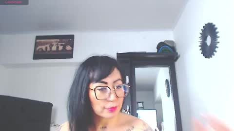 Vicky  online show from May 2026 01:08:01 PM