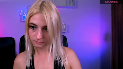 vicky_kim online show from July 2026 07:16:01 PM