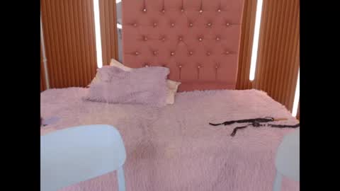 Victoria y Danniela online show from June 2026 08:04:01 PM