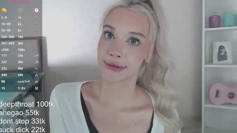 Snapshot of vickyfuckingdoll chatting on October 2025 10:42:02 PM vickyfuckingdoll online show from October 2025 10:42:02 PM