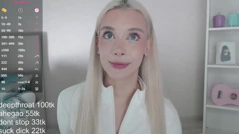 Snapshot of vickyfuckingdoll chatting on October 2025 10:43:02 PM vickyfuckingdoll online show from October 2025 10:43:02 PM