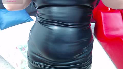 Vicky online show from December 2024 04:37:01 PM