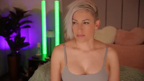 Snapshot of vickysecret96 chatting on March 2026 06:02:01 PM vickysecret96 online show from March 2026 06:02:01 PM