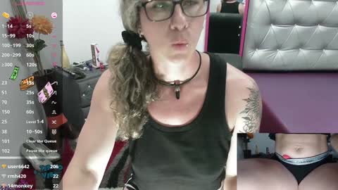 Valentina online show from January 2025 10:51:01 PM