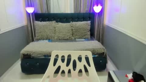 Victoria  grey  online show from April 2026 07:48:01 PM