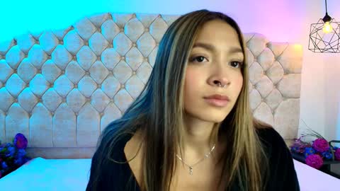 Snapshot of victoria_adams14 chatting on January 2025 06:16:01 PM Victoria for you online show from January 2025 06:16:01 PM