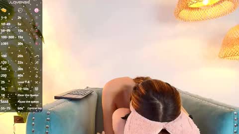 Snapshot of victoria_adams14 chatting on March 2025 04:35:02 PM Victoria for you online show from March 2025 04:35:02 PM