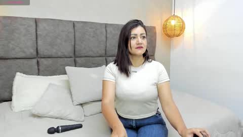 victoria  online show from November 2025 12:18:01 PM