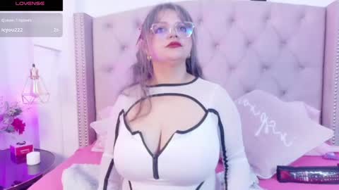 victoria_cherry_ online show from May 2026 11:39:02 AM