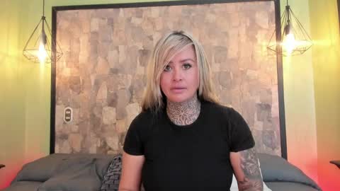 Im Victoria Divine online show from May 2026 10:17:02 PM