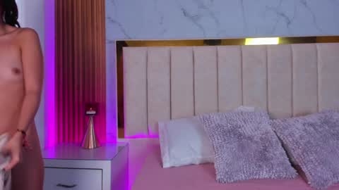  Victoria Lozano  online show from December 2024 12:33:02 PM