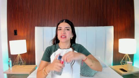  Victoria Lozano  online show from January 2025 12:39:01 PM